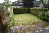Vorgarten mit gemütlicher Terrasse