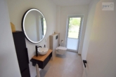 Gäste-WC - Exklusives Architektenhaus im Bauhausstil mit Doppelgarage! Provisionsfrei