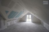 Exklusive Dachgeschosswohnung in Aurich-Haxtum! - Schlafzimmer
